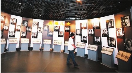 湘南起义:晃晃梭镖刺远天